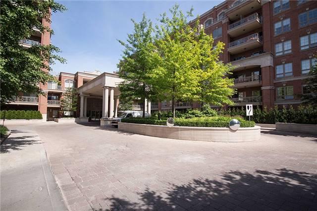 th13 - 21 Burkebrook Pl, Townhouse with 3 bedrooms, 3 bathrooms and 2 parking in Toronto ON | Image 1