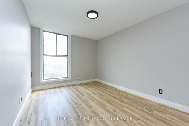 516 - 2835 Islington Ave, Condo with 3 bedrooms, 2 bathrooms and 1 parking in Toronto ON | Image 11