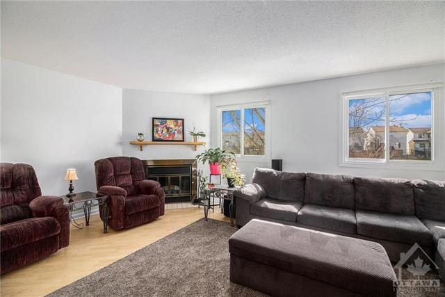 80 Castlegreen Private, Townhouse with 3 bedrooms, 3 bathrooms and 2 parking in Ottawa ON | Image 4