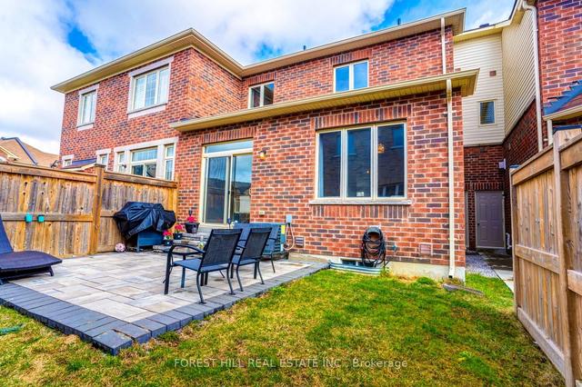 69 Kellington Tr, House attached with 3 bedrooms, 3 bathrooms and 4 parking in Whitchurch Stouffville ON | Image 24