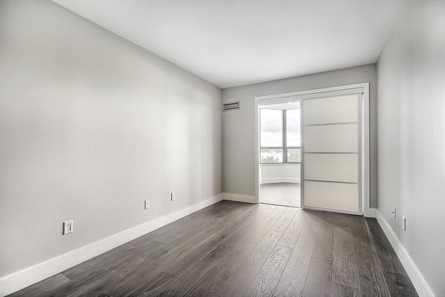 812 - 11 Townsgate Dr, Condo with 2 bedrooms, 2 bathrooms and 2 parking in Vaughan ON | Image 17