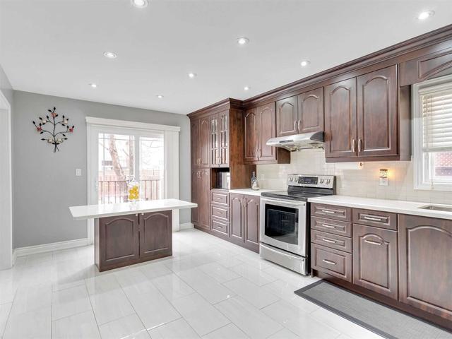 6 Siesta Crt, House detached with 4 bedrooms, 4 bathrooms and 8 parking in Brampton ON | Image 6