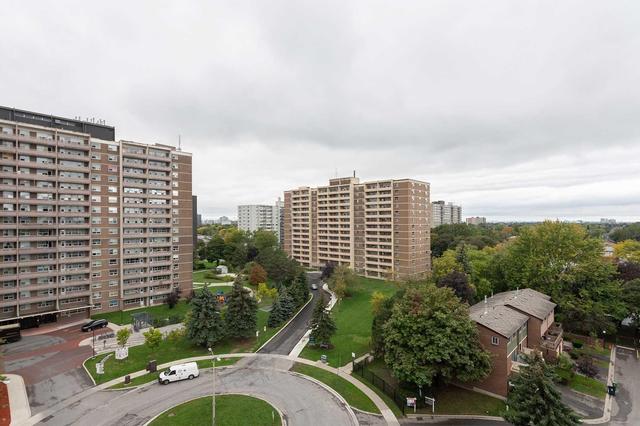 906 - 40 Chichester Pl, Condo with 3 bedrooms, 2 bathrooms and 1 parking in Toronto ON | Image 13