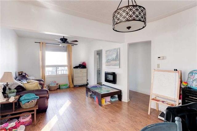 172 London St N, House detached with 2 bedrooms, 1 bathrooms and 2 parking in Hamilton ON | Image 4