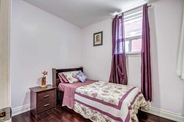 502 Caledonia Rd, House detached with 2 bedrooms, 2 bathrooms and 4 parking in Toronto ON | Image 5