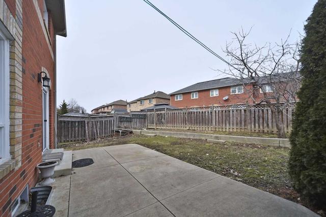 24 Thurso Clse, House semidetached with 3 bedrooms, 2 bathrooms and 3 parking in Vaughan ON | Image 28