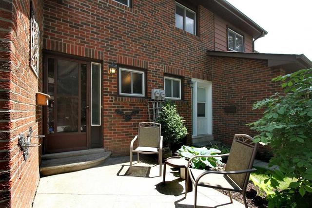 46 - 447 Ontario St N, Townhouse with 4 bedrooms, 2 bathrooms and 1 parking in Milton ON | Image 2