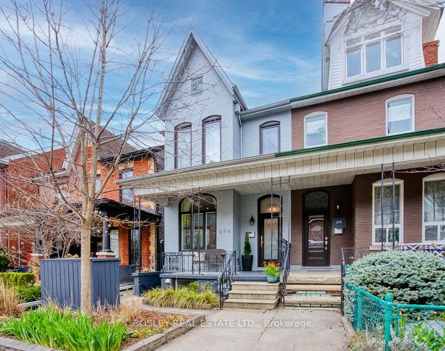 274 Markham St, House semidetached with 2 bedrooms, 3 bathrooms and 2 parking in Toronto ON | Image 1