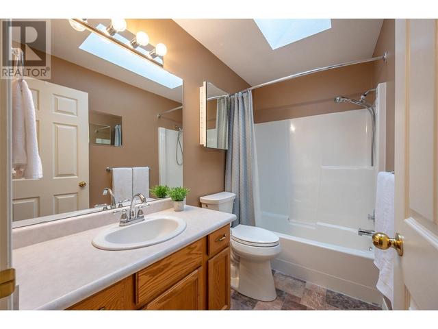 115 Heron Drive, House detached with 2 bedrooms, 2 bathrooms and 2 parking in Penticton 1 BC | Image 31