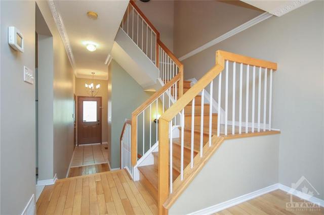 6354 Sablewood Place, Townhouse with 3 bedrooms, 3 bathrooms and 3 parking in Ottawa ON | Image 12