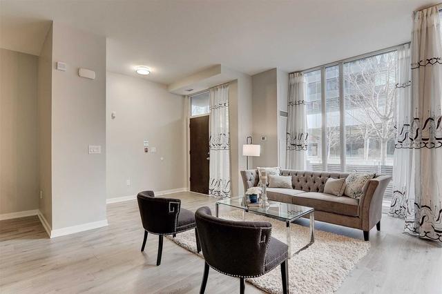 g15 - 18 Telegram Mews, Townhouse with 3 bedrooms, 3 bathrooms and 2 parking in Toronto ON | Image 2