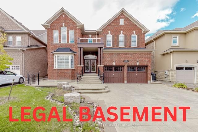 32 Crown Dr, House detached with 4 bedrooms, 5 bathrooms and 6 parking in Brampton ON | Image 1