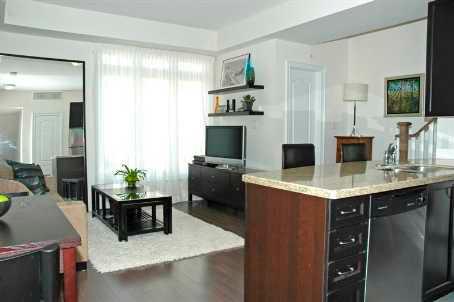 th10 - 80 Carr St, Townhouse with 2 bedrooms, 2 bathrooms and 1 parking in Toronto ON | Image 2