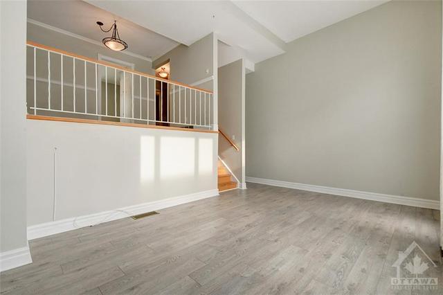236 Romulus Private, Townhouse with 3 bedrooms, 2 bathrooms and 2 parking in Ottawa ON | Image 6