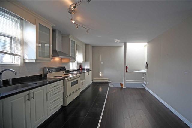 23 D'arcy St, House detached with 9 bedrooms, 4 bathrooms and null parking in Toronto ON | Image 19