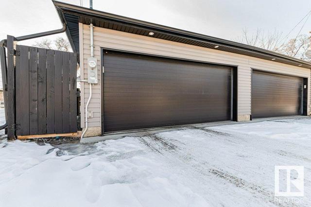 11424 71 Av Nw, House semidetached with 4 bedrooms, 3 bathrooms and null parking in Edmonton AB | Image 59