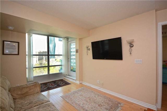 906 - 33 Elm Dr W, Condo with 2 bedrooms, 2 bathrooms and 1 parking in Mississauga ON | Image 7