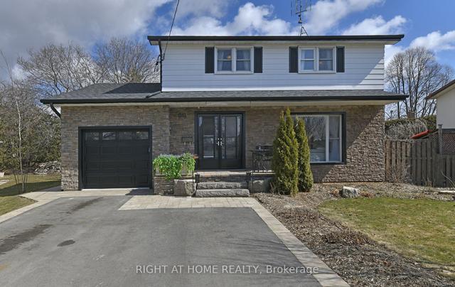 1052 Denise Dr, House detached with 4 bedrooms, 3 bathrooms and 5 parking in Oshawa ON | Image 1