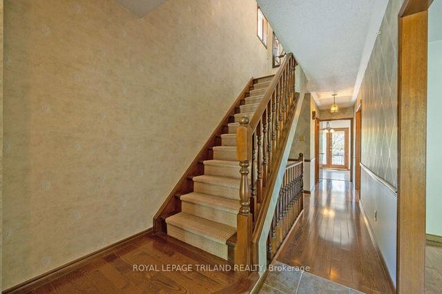 293 Castlegrove Blvd, House detached with 3 bedrooms, 3 bathrooms and 3 parking in London ON | Image 34