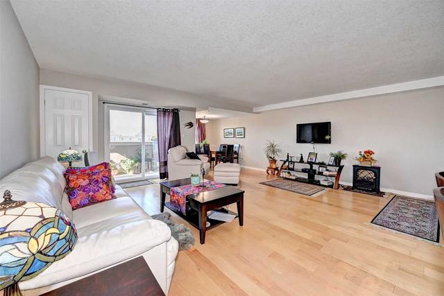 201 - 345 Fisher Mills Rd, Condo with 2 bedrooms, 2 bathrooms and 1 parking in Cambridge ON | Image 5