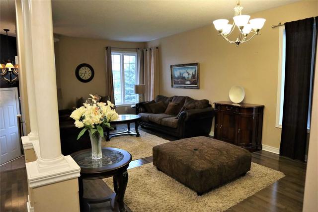 upper - 2 Windsor Cres, House detached with 3 bedrooms, 2 bathrooms and 4 parking in Barrie ON | Image 6