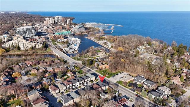3061 Lakeshore Rd W, House detached with 4 bedrooms, 5 bathrooms and 4 parking in Oakville ON | Image 1