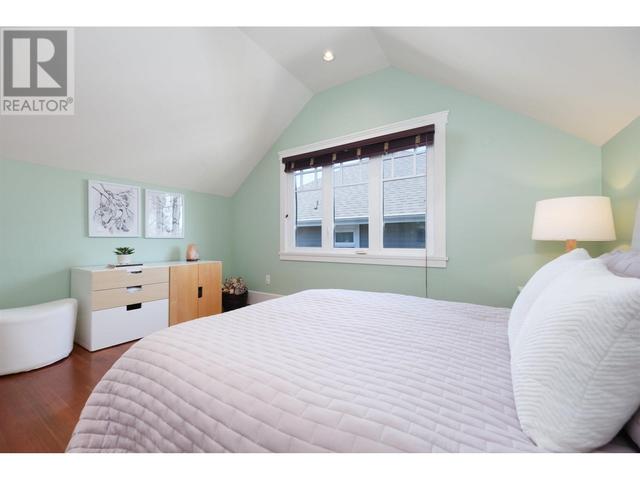 302 E 12th Street, House detached with 4 bedrooms, 4 bathrooms and 2 parking in North Vancouver BC | Image 21