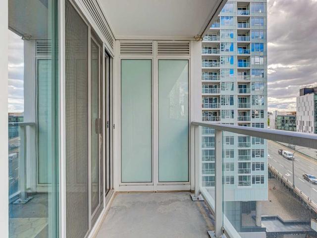 1106 - 17 Bathurst St, Condo with 1 bedrooms, 1 bathrooms and 1 parking in Toronto ON | Image 15