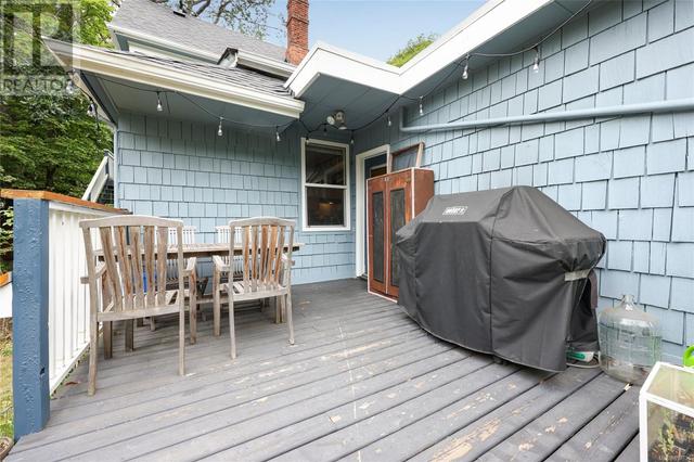 1335 Stanley Ave, House detached with 4 bedrooms, 2 bathrooms and 2 parking in Victoria BC | Image 30