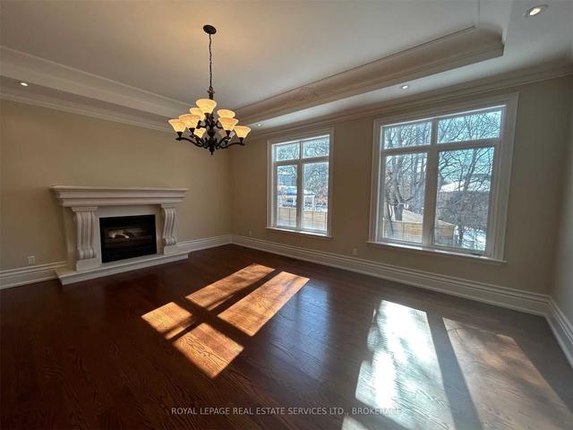 2b Carluke Cres, House detached with 5 bedrooms, 5 bathrooms and 6 parking in Toronto ON | Image 23