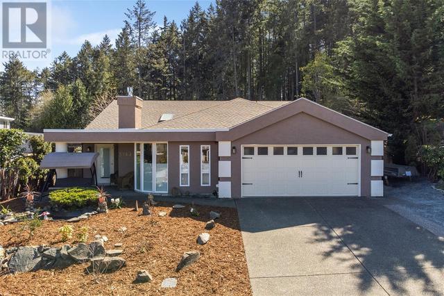 3262 Ash Rd, House detached with 3 bedrooms, 2 bathrooms and 4 parking in North Cowichan BC | Image 1