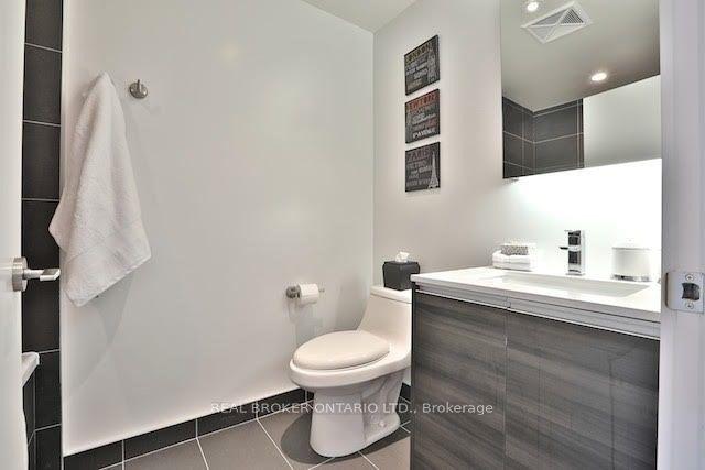 th3 - 16 Filmic Lane, Townhouse with 3 bedrooms, 3 bathrooms and 1 parking in Toronto ON | Image 6