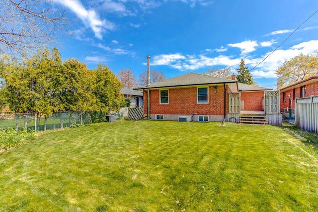 4 Cardigan Rd, House detached with 3 bedrooms, 2 bathrooms and 5 parking in Toronto ON | Image 17