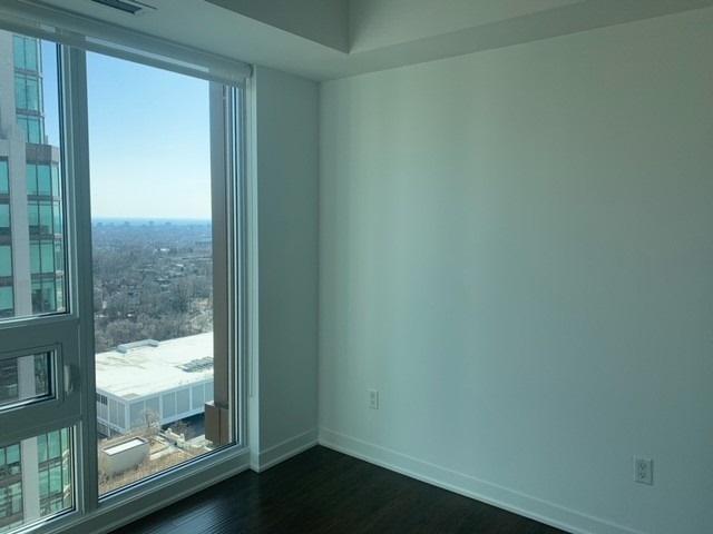 2007 - 320 Tweedsmuir Ave, Condo with 2 bedrooms, 1 bathrooms and 1 parking in Toronto ON | Image 10