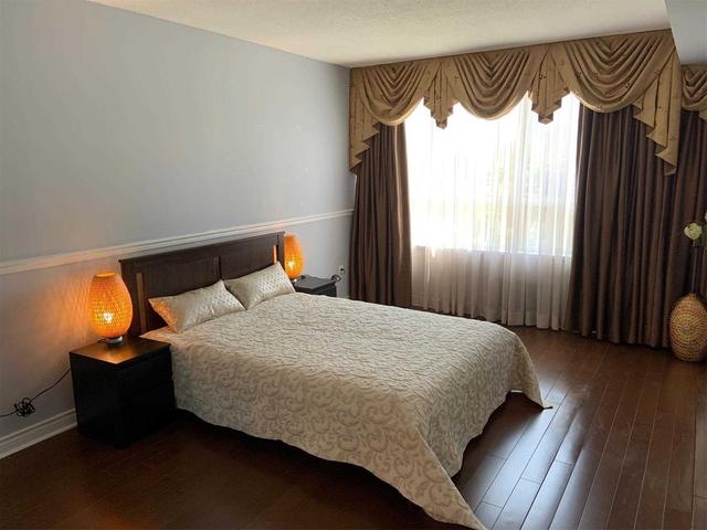 410 - 7 Townsgate Dr, Condo with 2 bedrooms, 2 bathrooms and 1 parking in Vaughan ON | Image 10