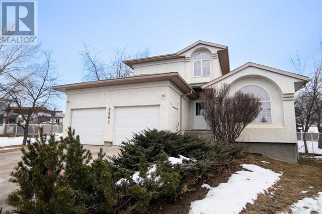 9302 62 Avenue, House detached with 5 bedrooms, 3 bathrooms and 4 parking in Grande Prairie AB | Image 1
