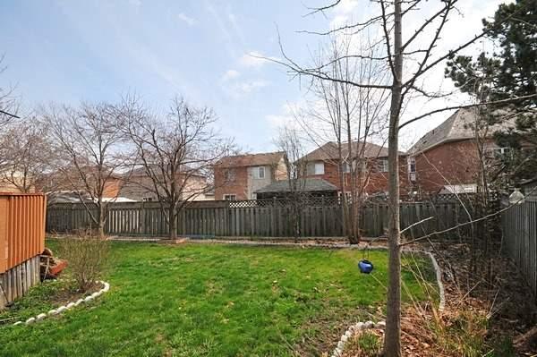 81 Ready Crt, House detached with 3 bedrooms, 4 bathrooms and 4 parking in Brampton ON | Image 18