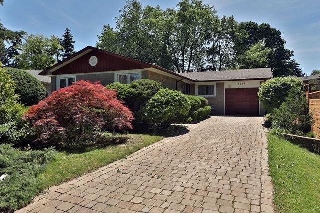 3204 Martin's Pine Crt, House detached with 3 bedrooms, 2 bathrooms and 3 parking in Mississauga ON | Image 1
