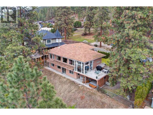 2188 Bennett Road, House detached with 4 bedrooms, 3 bathrooms and 4 parking in Kelowna BC | Image 49
