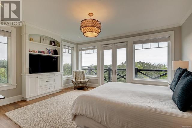 2990 Beach Dr, House detached with 4 bedrooms, 4 bathrooms and 6 parking in Oak Bay BC | Image 27