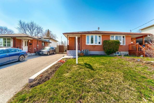48 Waverly St S, House semidetached with 4 bedrooms, 2 bathrooms and 2 parking in Oshawa ON | Image 1