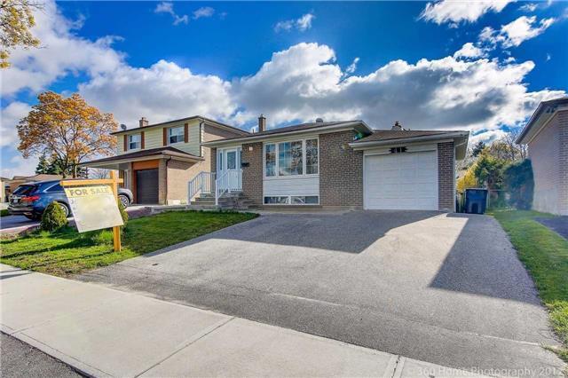 41 Sonmore Dr, House detached with 3 bedrooms, 4 bathrooms and 1 parking in Toronto ON | Image 2