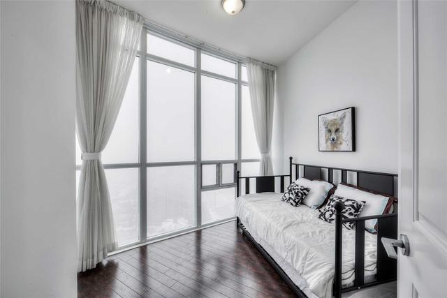 Lph1 - 90 Absolute Ave, Condo with 2 bedrooms, 2 bathrooms and 1 parking in Mississauga ON | Image 16