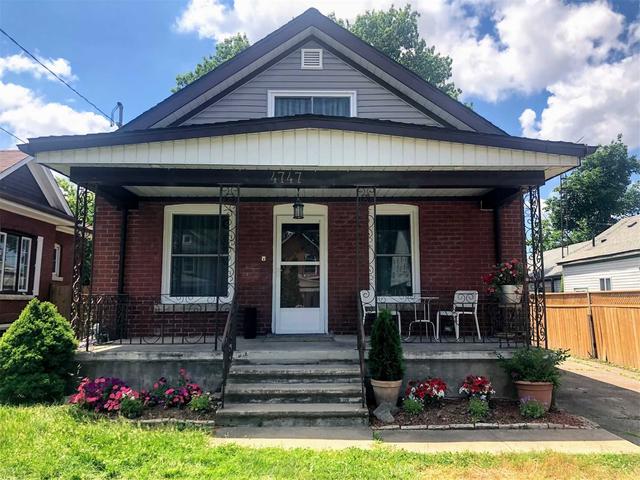 4747 Fourth Ave, House detached with 3 bedrooms, 1 bathrooms and 4 parking in Niagara Falls ON | Image 1