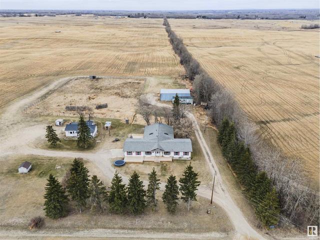 54032 Rge Rd 34, House detached with 5 bedrooms, 2 bathrooms and null parking in Lac Ste. Anne County AB | Image 2