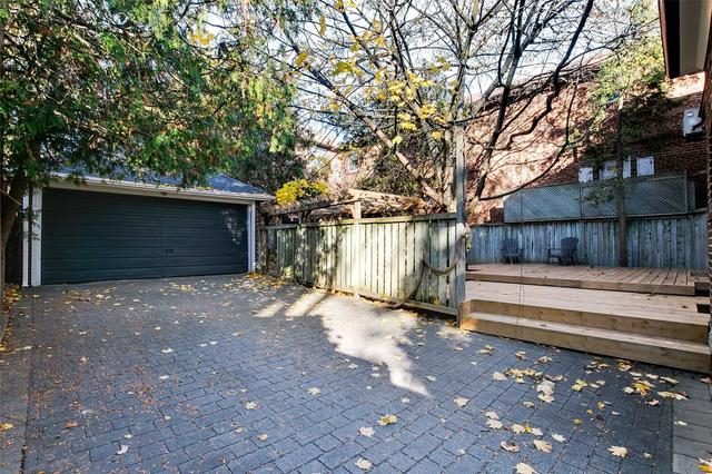 6 Old Mill Terr, House detached with 4 bedrooms, 3 bathrooms and 7 parking in Toronto ON | Image 20