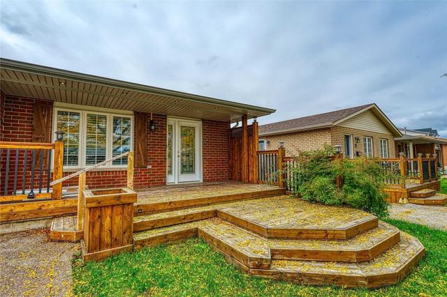 21 Featherwood Cres, House detached with 3 bedrooms, 1 bathrooms and 2 parking in Hamilton ON | Image 10