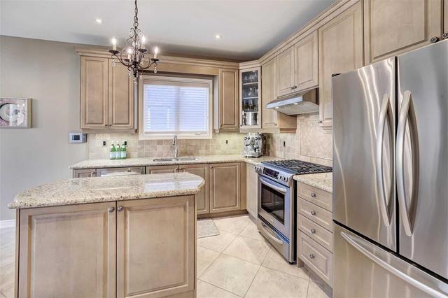180 Ivy Glen Dr, House detached with 3 bedrooms, 3 bathrooms and 4 parking in Vaughan ON | Image 3