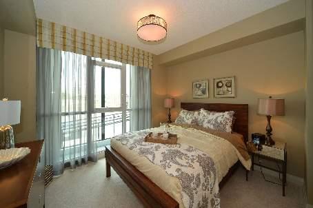 1102 - 75 Eglinton Ave W, Condo with 2 bedrooms, 2 bathrooms and 1 parking in Mississauga ON | Image 7