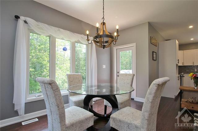 296 Stonewalk Way, House detached with 4 bedrooms, 3 bathrooms and 8 parking in Ottawa ON | Image 10